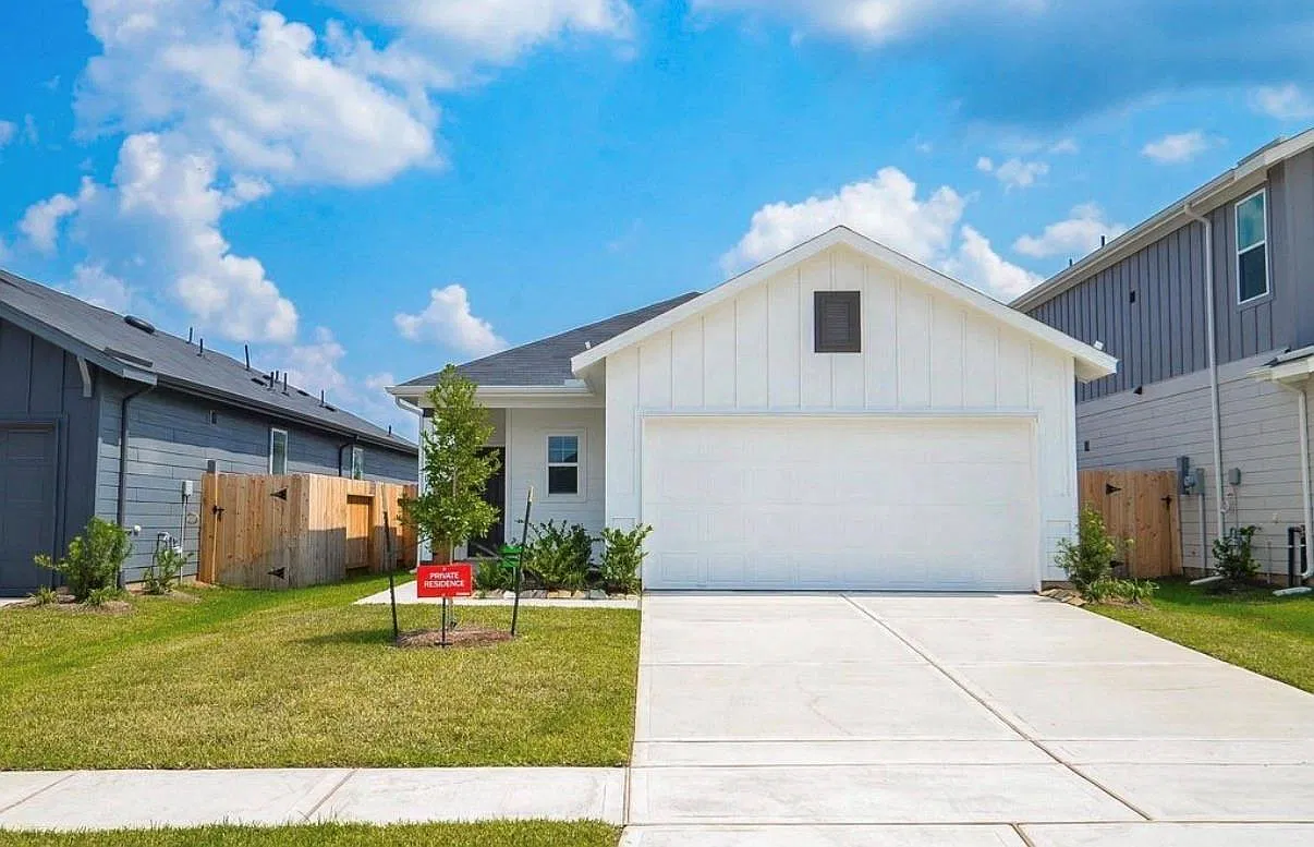 3 bed, 2.0 bath, 1204 sqft, $1,750 — Photo 1