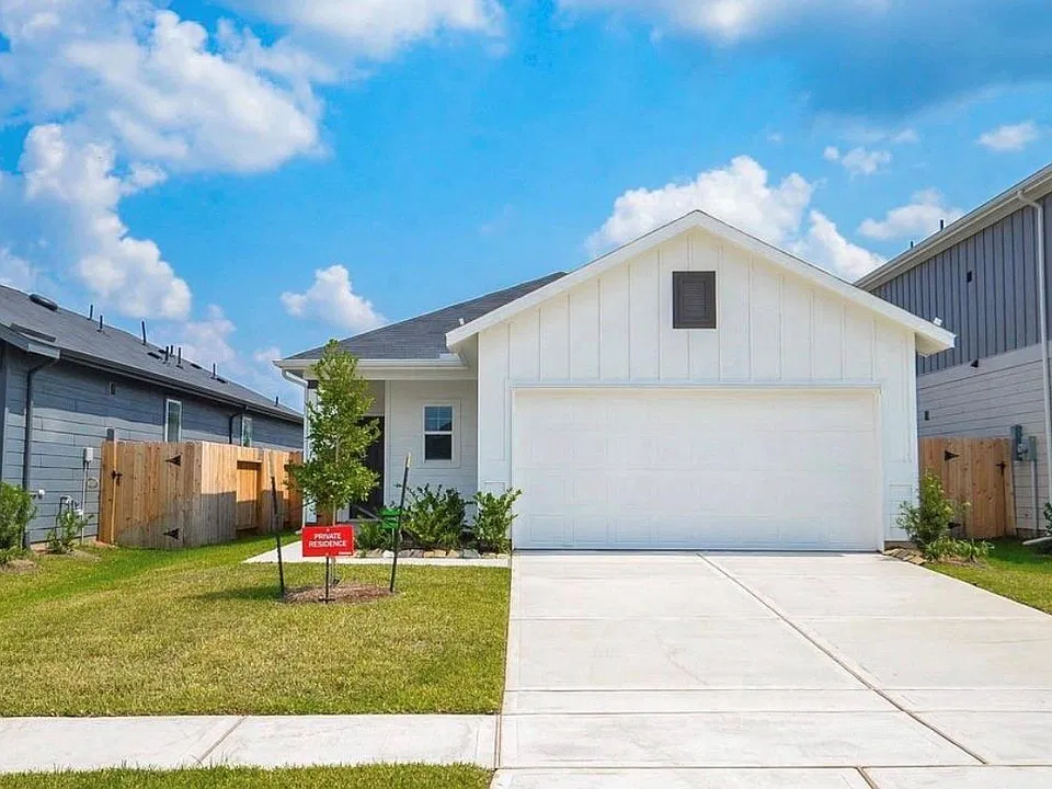 23014 Deanston Dr