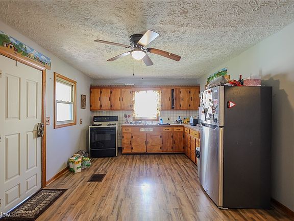 3rd image of 1745 S Linden Ave