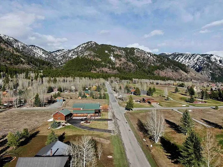 3 bed, 2000 sqft, $2,600 — Photo 3