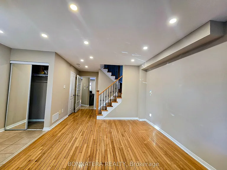 5455 Farmcote Dr — Photo 4