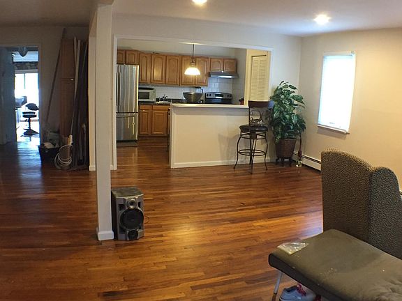 2nd image of 2410 Lakeside Dr