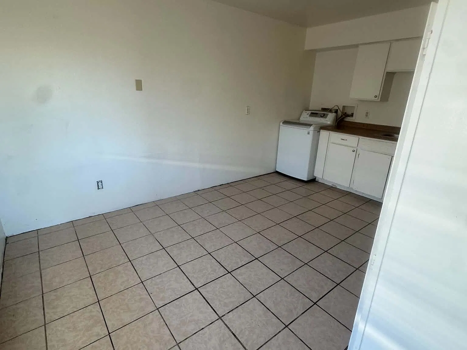 2 bed, 836 sqft, $1,350 — Photo 3