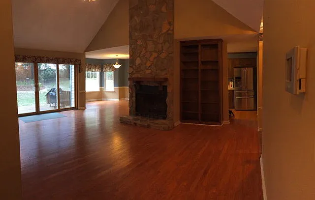 210 Suffolk Dr — Photo 14