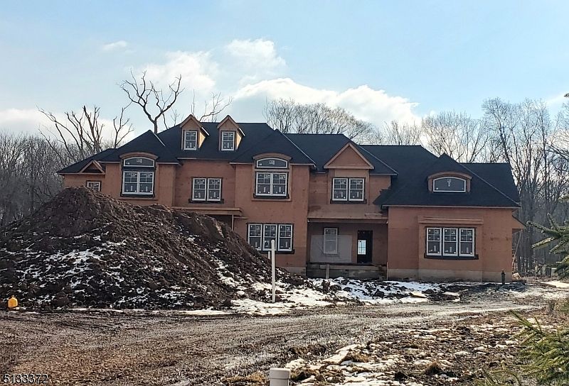 2nd image of 23 Conklin Ln