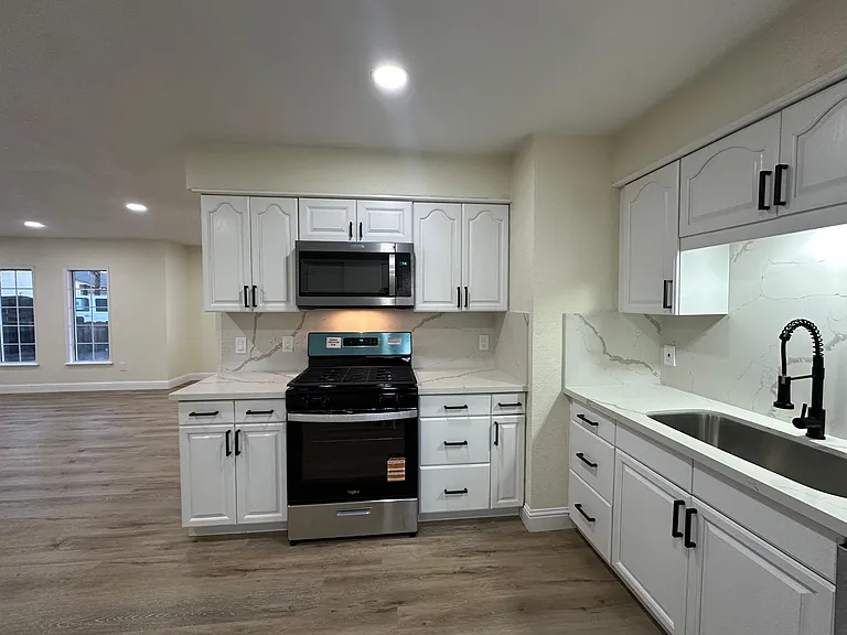 13000 Lorenzo Ct — Photo 14