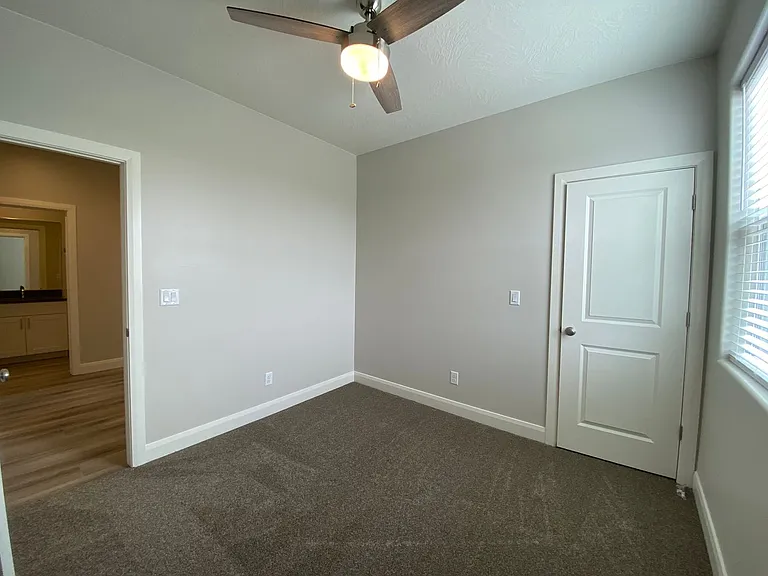 4381 S 1200 W — Photo 23