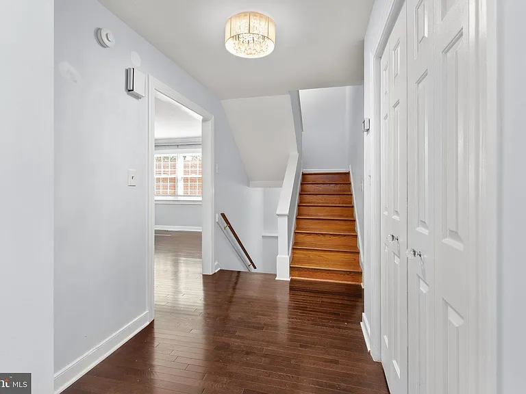1011 Charles St #C — Photo 20