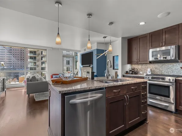 10650 NE 9th Place #623, Bellevue, WA 98004