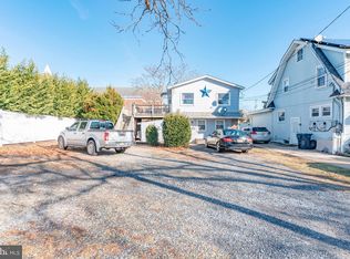 17 E Connecticut Ave, Somers Point, NJ 08244