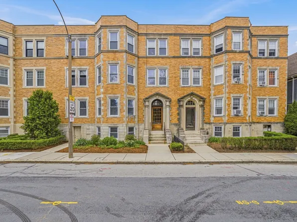 134 Pleasant St #1, Brookline, MA 02446