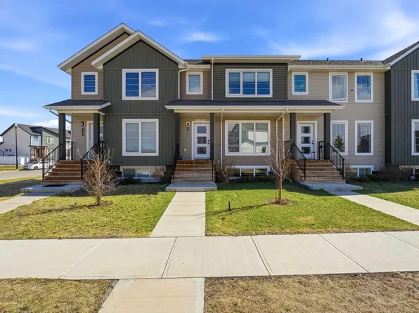 120 Memorial Pkwy, Red Deer County, AB T4E 3C5