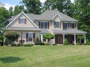 29 NW Fairhill Rd, Clifton Park, NY 12065