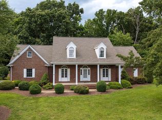 1872B Springhill Rd, Staunton, VA 24401