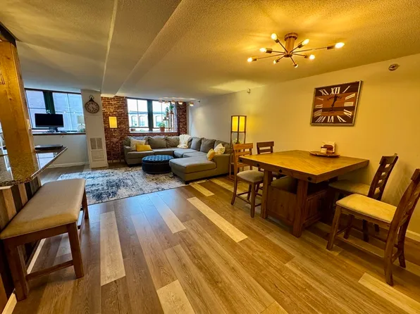 200 Market St APT 403, Lowell, MA 01852