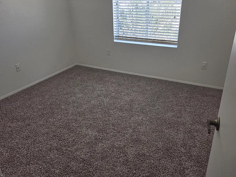 3746 W Surrey Ave — Photo 8