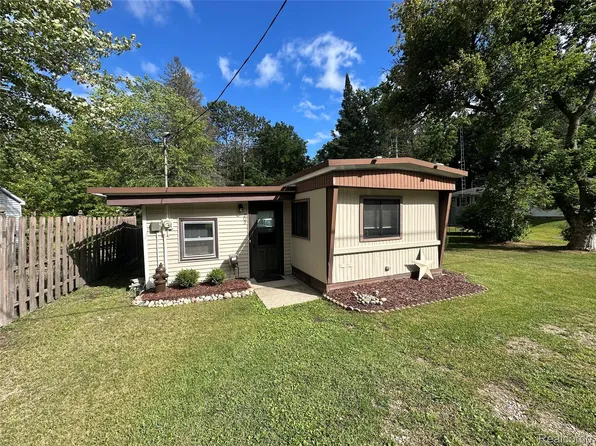 202 N Case St, Marion, MI 49665