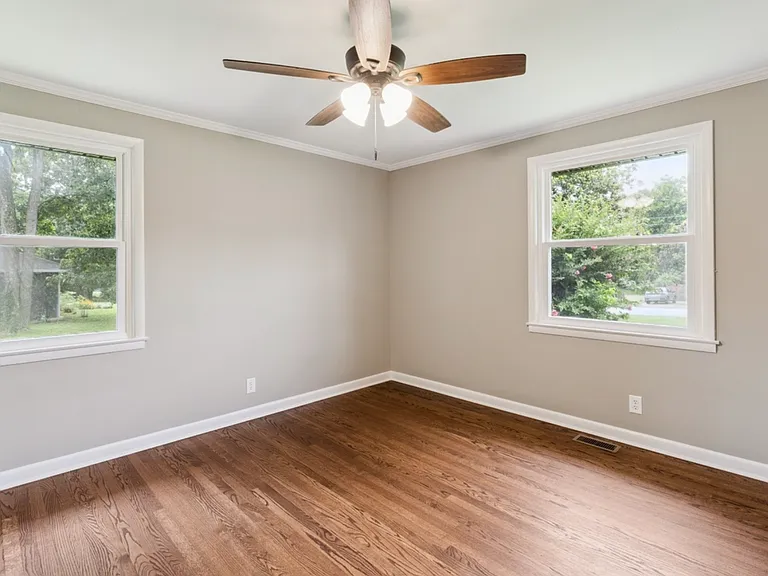 801 Lemont Dr — Photo 19