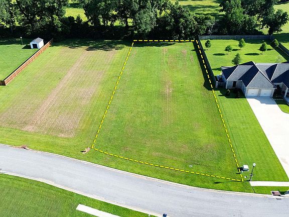 2nd image of 118 Belle Vie Estates Ct