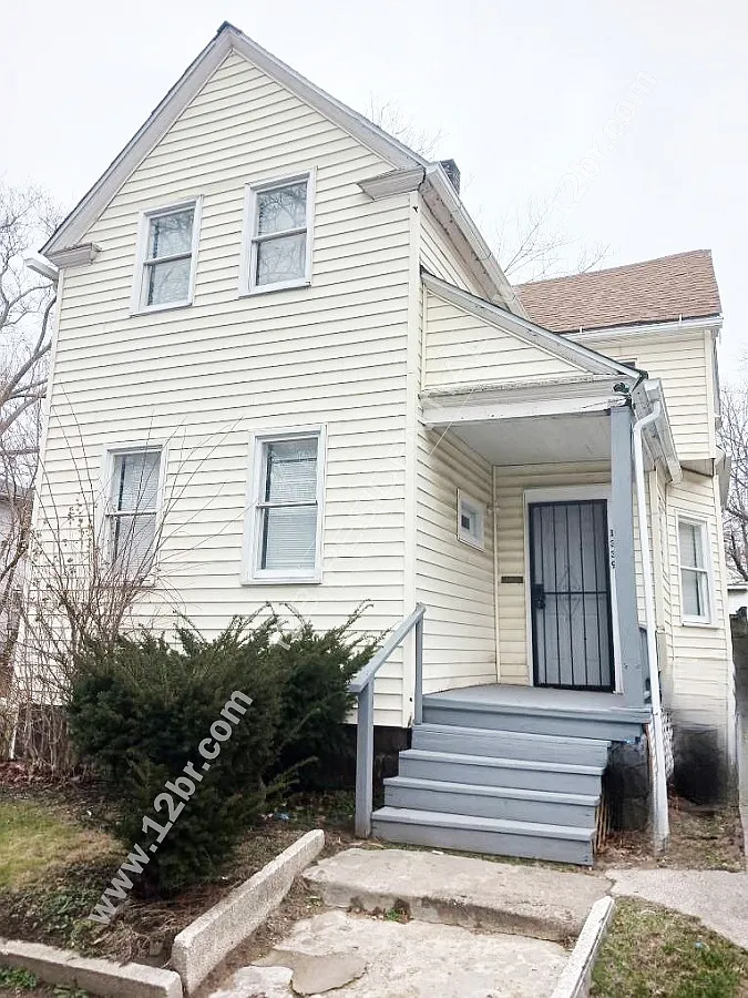 1339 E 88th St photo 1