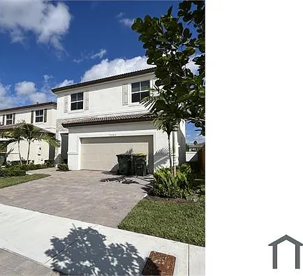 2565 SE 24th Pl