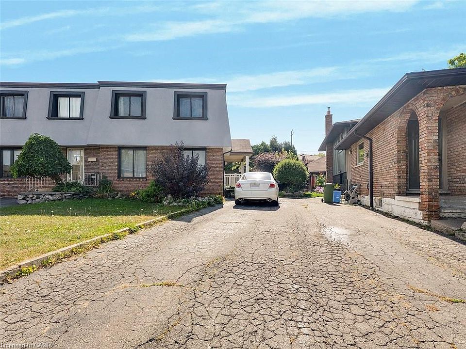 1st image of 40 Yeoville Ct