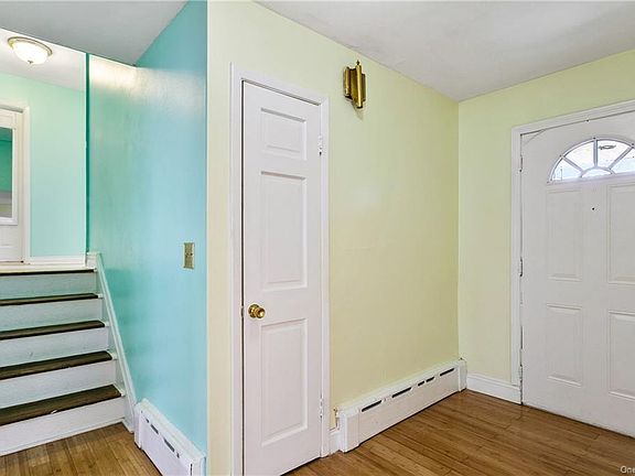 5th image of 125 Alder St