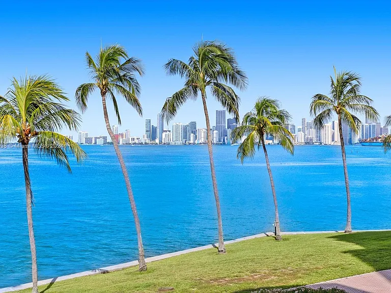 5221 Fisher Island Dr #5221 — Photo 37