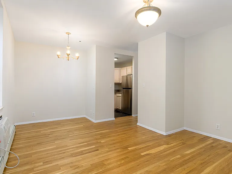 542 Henry St #1A — Photo 1