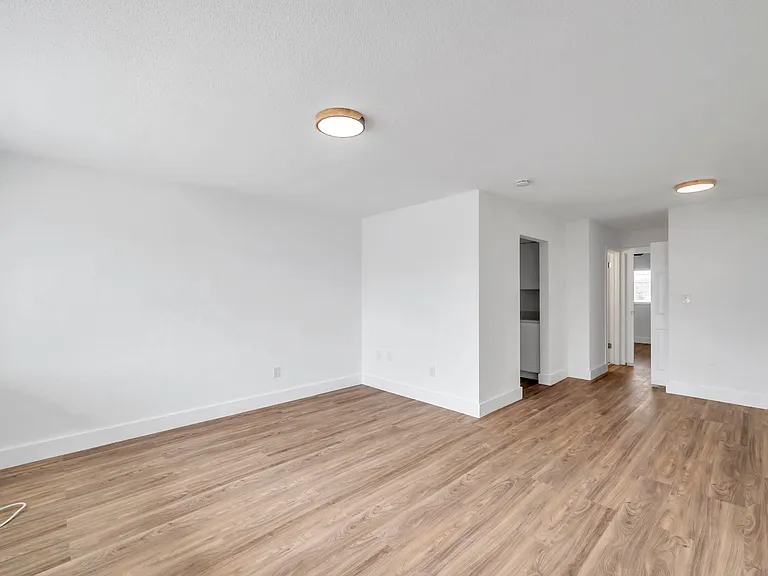 2366 Shelley St #13 — Photo 10