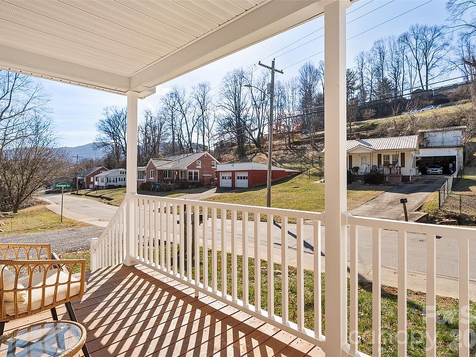 1st image of 5 Carolinda Ln
