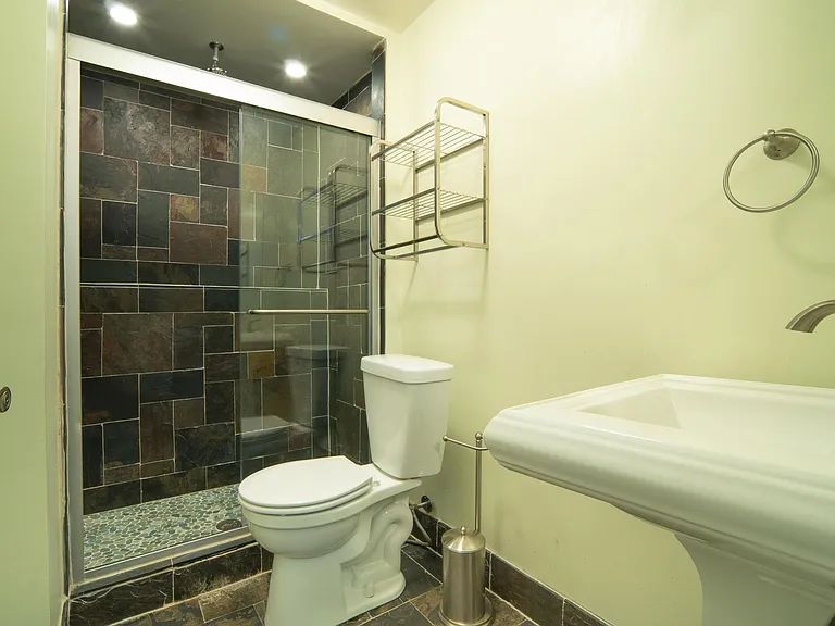 4220 Greenbriar Blvd — Photo 39
