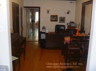 2467 W Hutchinson St #1, Chicago, IL 60618