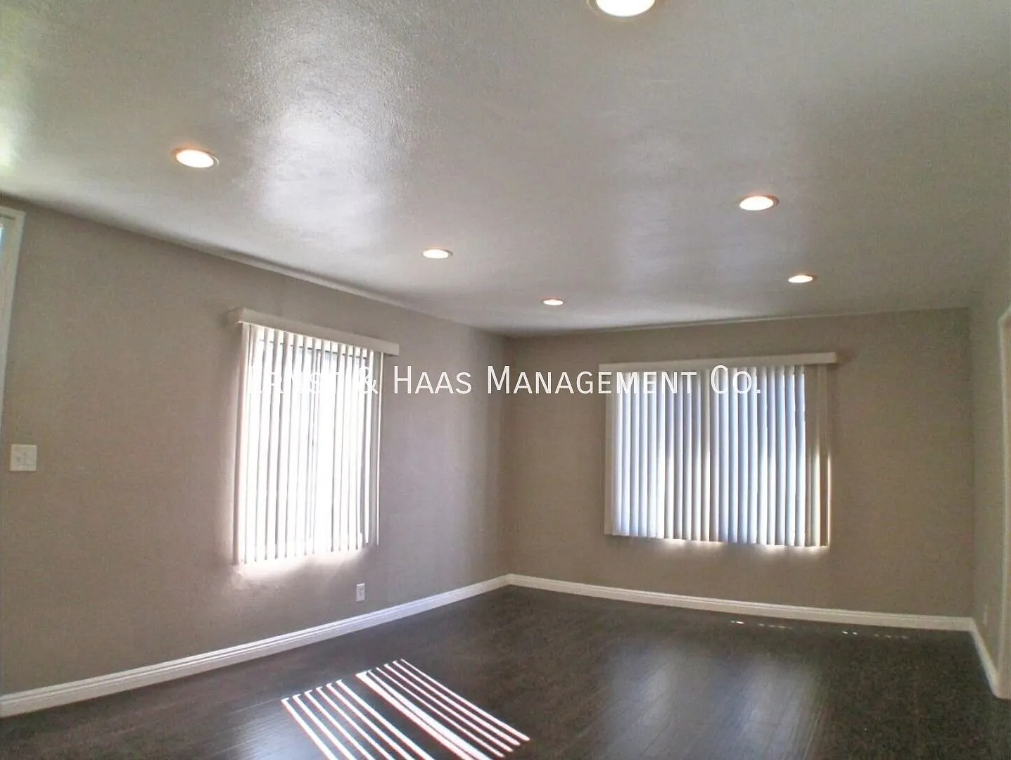 Beautiful 2-Bedroom Home in Prime Lakewood Location! — Photo 4
