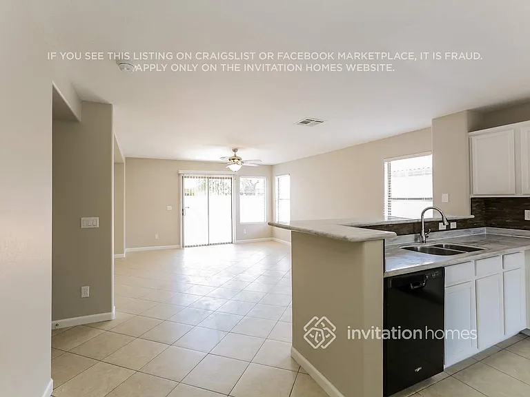 2035 S 83rd Ln — Photo 5