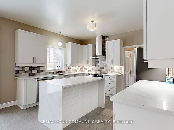 5th image of 8 Westacott Cres