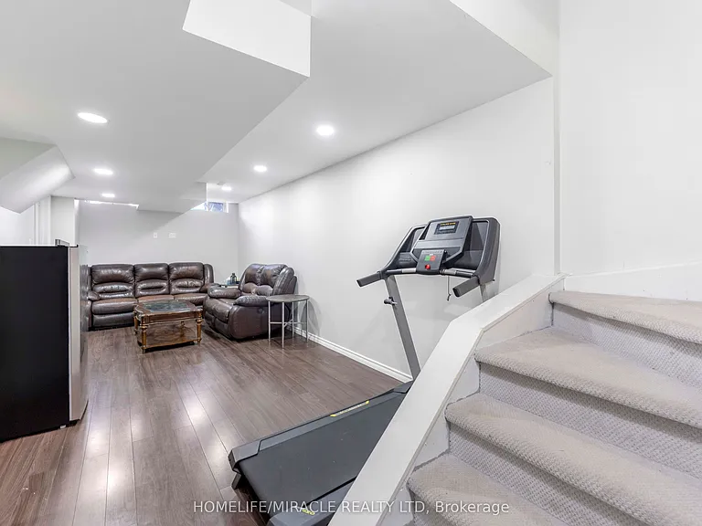 1619 Frolis St — Photo 27