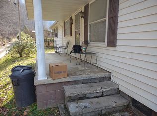 844 Three Mile Branch Rd, Peytona, WV 25154