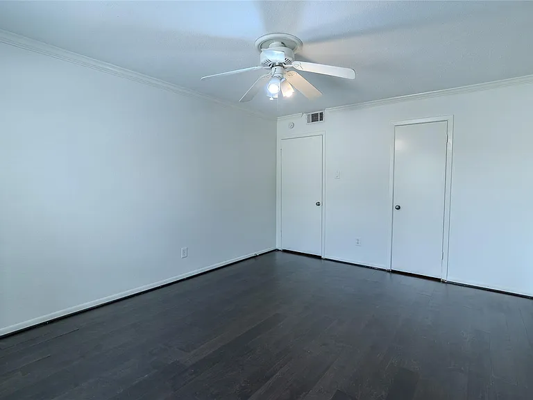 7575 Katy Fwy #103 — Photo 10