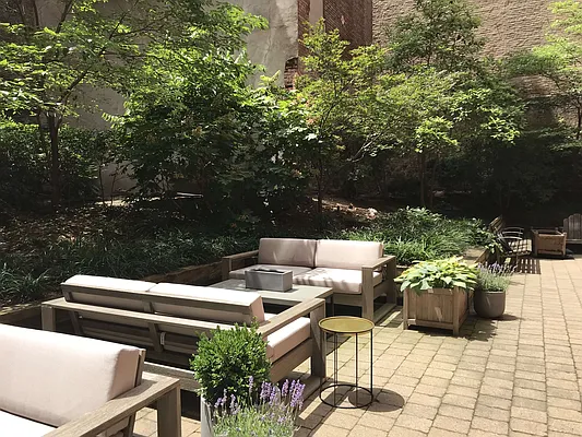 Rented by Nooklyn NYC LLC | media 32