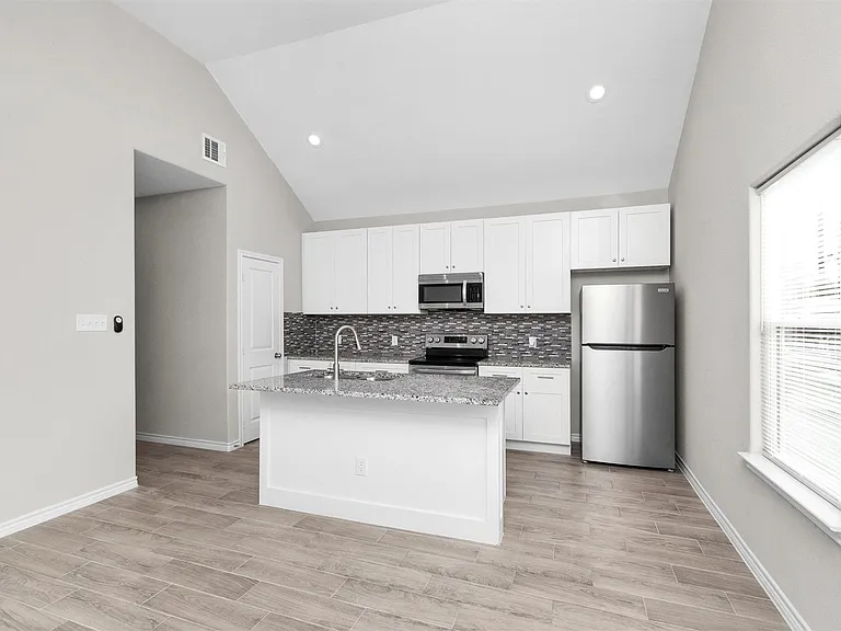 16706 E Hammon — Photo 9