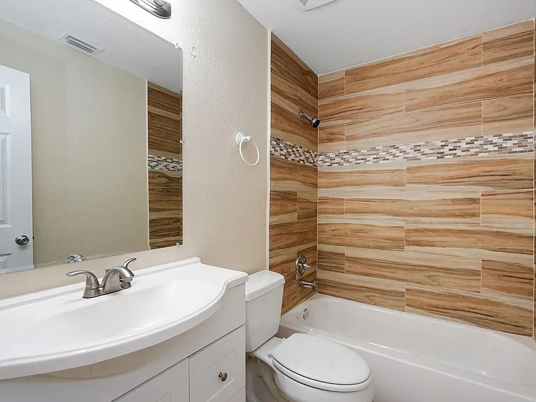 2716 SW 46th St #1-2 — Photo 16