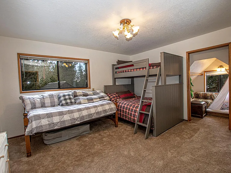 7056 W Lake Blvd — Photo 10