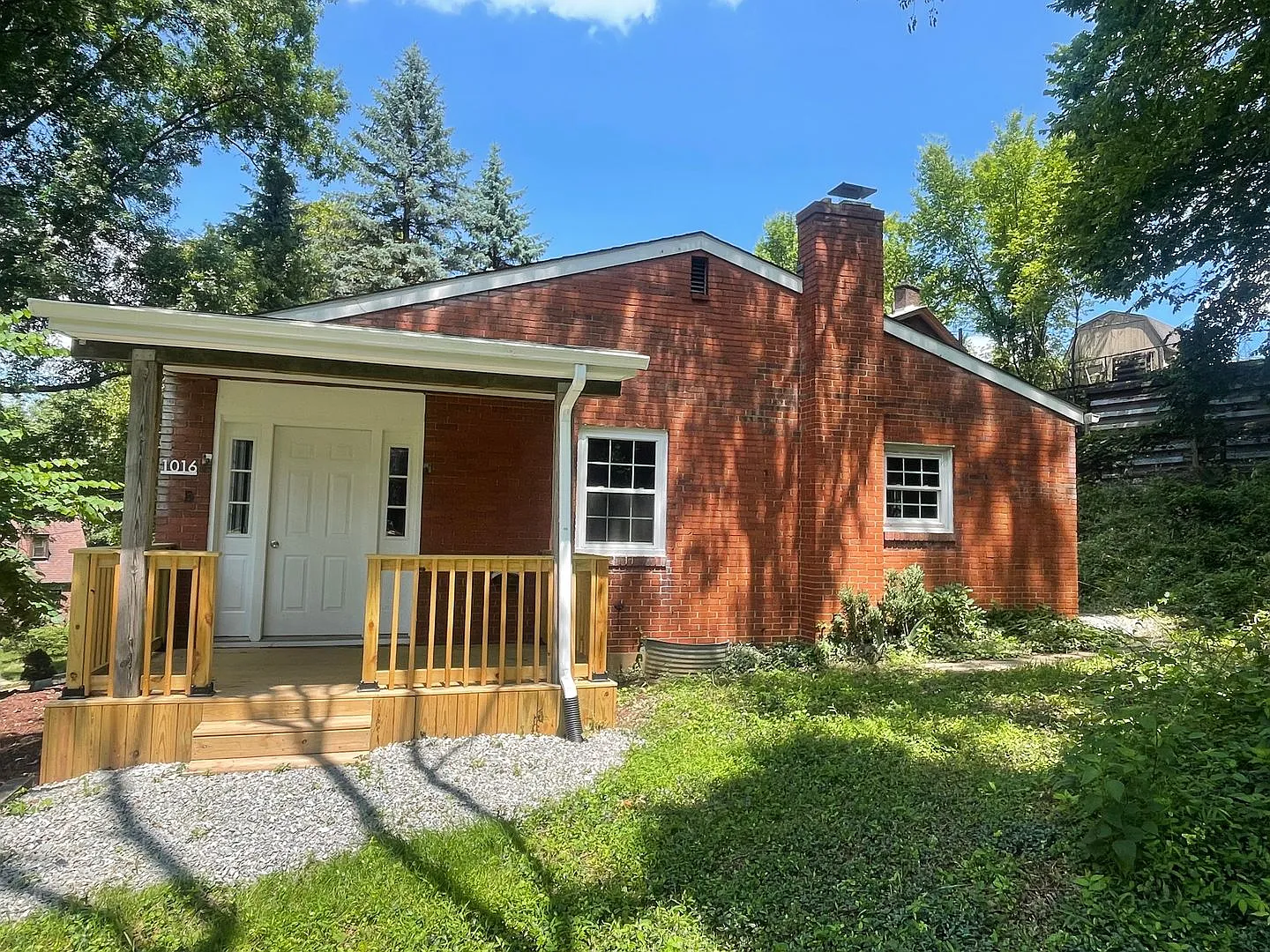 Charming 2BR House in Pittsburgh, Section 8 Considered!! — Photo 3