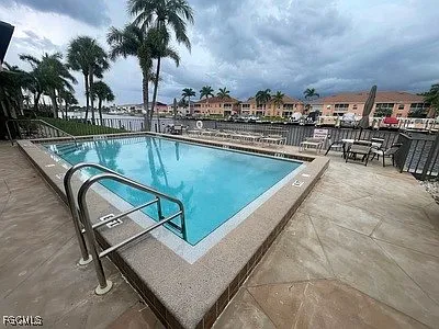 2 bed, 2.0 bath, 1195 sqft, $1,800 — Photo 3