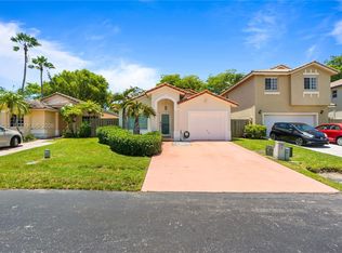 8842 SW 215th Ln, Cutler Bay, FL 33189