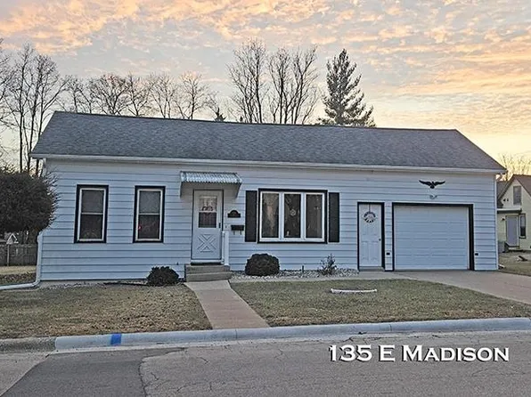 135 E Madison St, Platteville, WI 53818