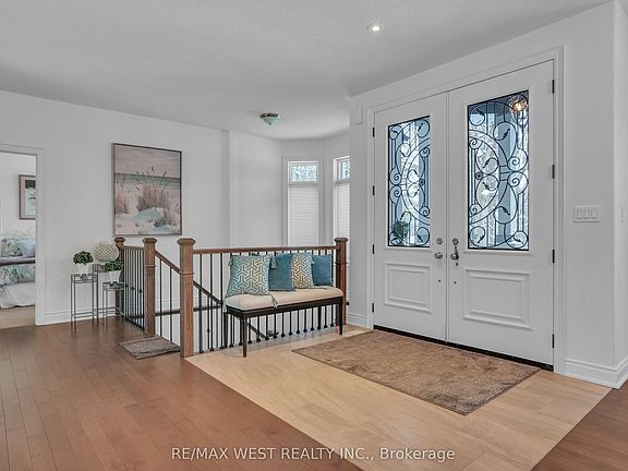 2nd image of 2 Sycamore Cir