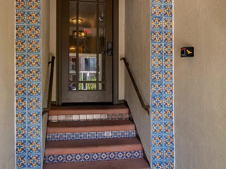 2124 P St #4 — Photo 6