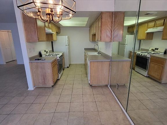 5th image of 1931 Malcolm Ave #103